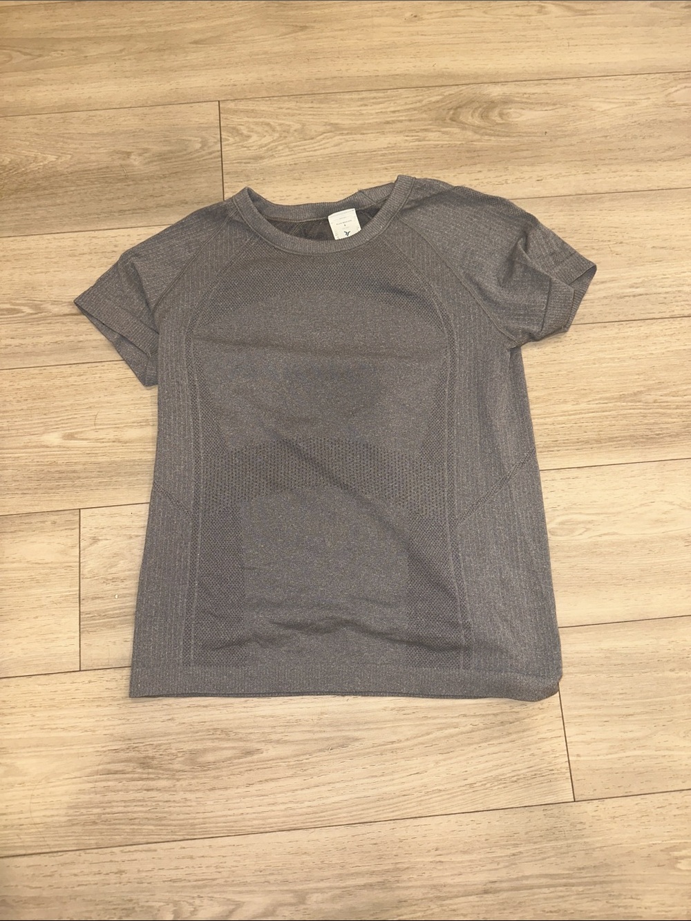 Old Navy Heather Gray Short Sleeve Athletic Top